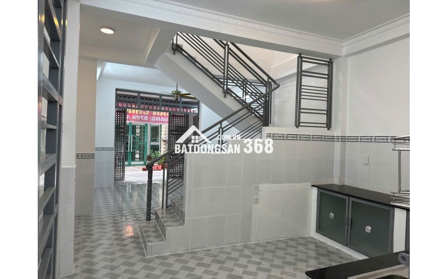 Bán nhà 1 trệt 2 lầu trống suốt mới 100%, hẻm 94// Phú Thọ Hoà Tân Phú