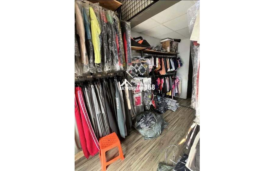 Sang mặt bằng 25m2 riêng biệt giá cực rẻ ở Dạ Nam P2 Q8