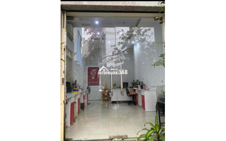 Cho thuê mặt bằng làm văn phòng, mở lớp học, mở shop ở Quận 4