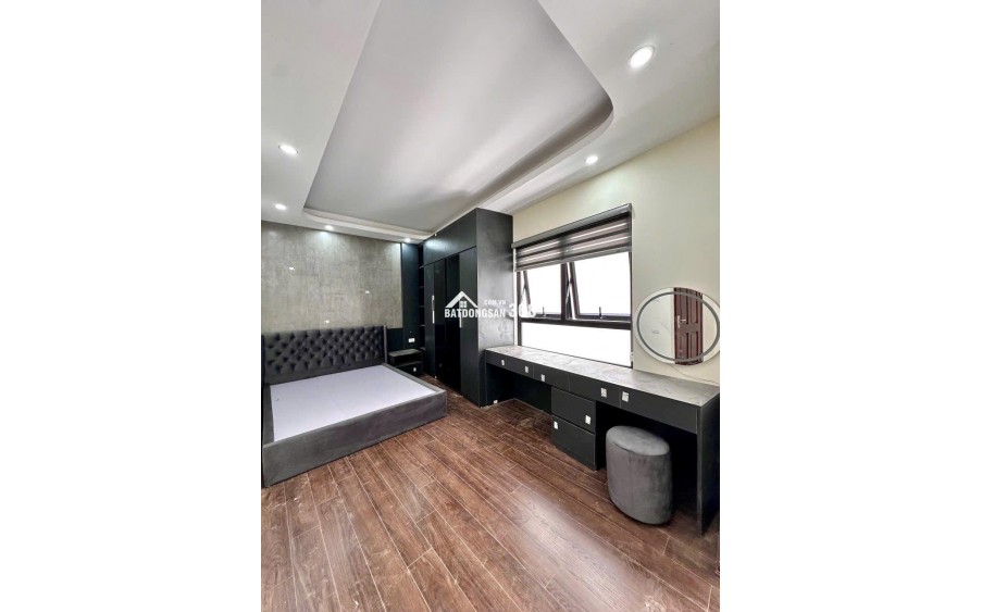 BÁN NHÀ PHỐ BỒ ĐỀ LONG BIÊN 9 TỶ  35m 6 TẦNG MT 6m Ô TÔ TRÁNH VỊ TRÍ ĐẸP TRUNG TÂM QUẬN LONG BIÊN