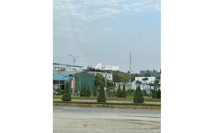 CẦN CHO THUÊ XƯỞNG - CẠNH GARA Ô TÔ VĂN LINH.