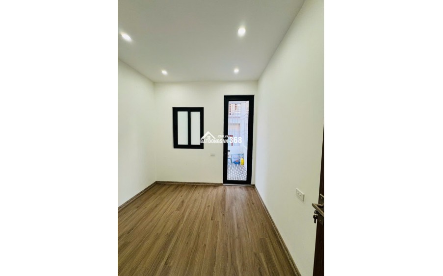 BÁN NHÀ 8 TỶ 40m 5 TẦNG MT4m PHỐ LÊ QUANG ĐẠO NAM TỪ LIÊM HÀNG HIẾM HÀNG XÓM BỘ NGOẠI GIAO