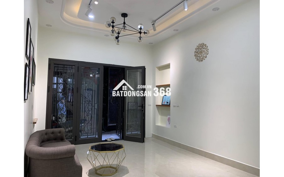 BÁN NHÀ PHÂN LÔ QUÂN ĐỘI LÝ SƠN LONG BIÊN 42m MT 4m 5 TẦNG THÔNG KHU CHUNG CƯ HẬU CẦN KHAI SƠN 2 THOÁNG NHIỀU TIỆN ÍCH.