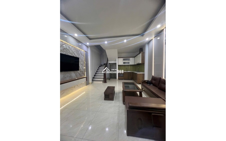 TRUNG TÂM BỒ ĐỀ LONG BIÊN 8 TỶ 35m MT 4m 5 TẦNG  10M RA Ô TÔ TIỆN ÍCH NGẬP TRÀN