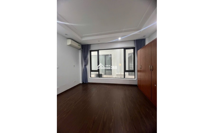 TRUNG TÂM BỒ ĐỀ LONG BIÊN 8 TỶ 35m MT 4m 5 TẦNG  10M RA Ô TÔ TIỆN ÍCH NGẬP TRÀN