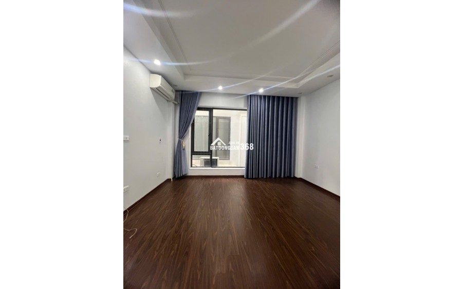 TRUNG TÂM BỒ ĐỀ LONG BIÊN 8 TỶ 35m MT 4m 5 TẦNG  10M RA Ô TÔ TIỆN ÍCH NGẬP TRÀN