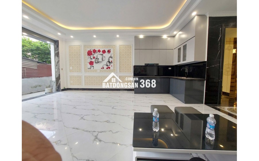 BÁN NHÀ PHÚC LỢI LONG BIÊN VỀ Ở NGAY KHU VỰC ĐÔNG DÂN CƯ 9  TỶ 48m MT 5M PHÁT TRIỂN TỐT