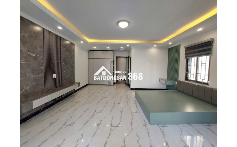 BÁN NHÀ PHÚC LỢI LONG BIÊN VỀ Ở NGAY KHU VỰC ĐÔNG DÂN CƯ 9  TỶ 48m MT 5M PHÁT TRIỂN TỐT