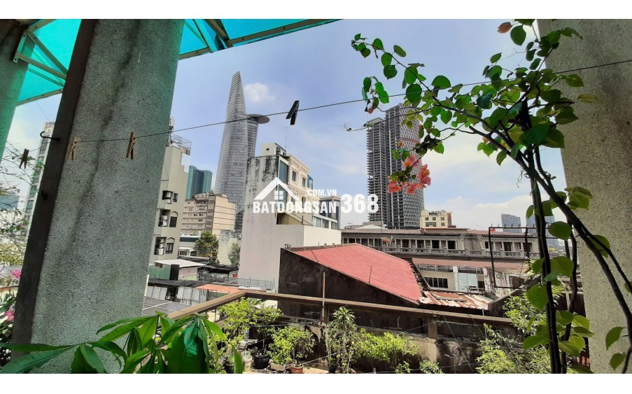 Bán căn hộ 12 Võ Văn Kiệt Q1 ngay trung tâm thành phố DT 71m2