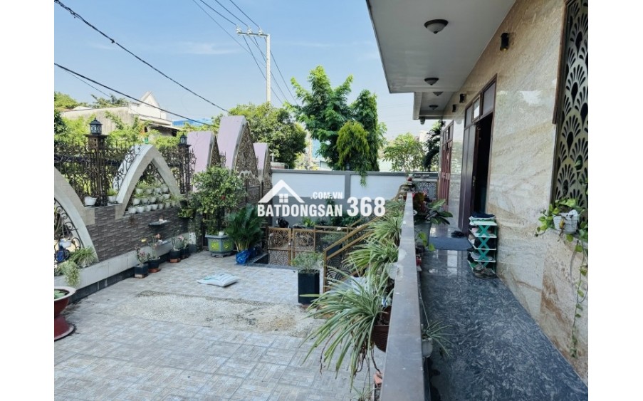 Bán Biệt Thự Triệu Đô Linh Đông Thủ Đức - 450m² - Ngang 18m - 5 Tầng Có Thang Máy - Giá 33 Tỷ