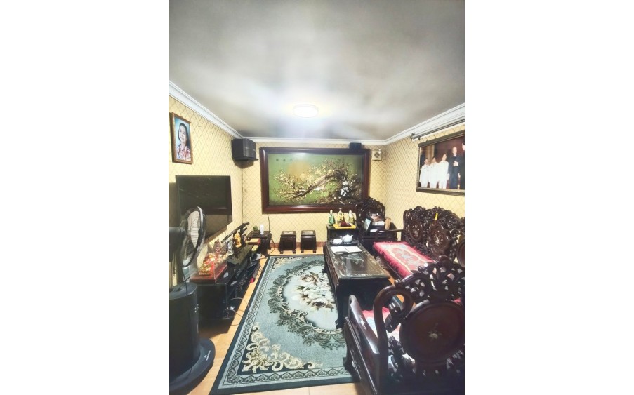 NHÀ PHÂN LÔ Ô TÔ TRÁNH - TRUNG TÂM HAI BÀ TRƯNG - KINH DOANH SẦM UẤT