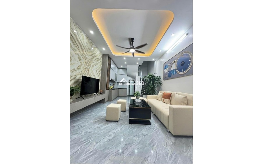 (Khương Trung) Nhà đẹp 32m², 5 tầng, MT 4.5m, gần ô tô. Giá: 8.9 tỷ