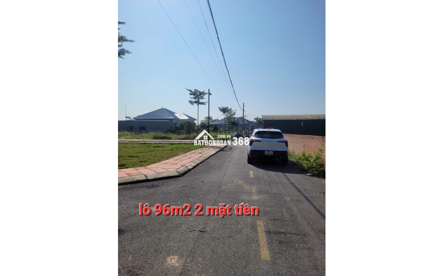 Bán gấp 100m2 đất ở Gờ Gạo Sóc Sơn 2 mặt tiền gần Sân Bay chỉ 2 tỷ sẵn sổ