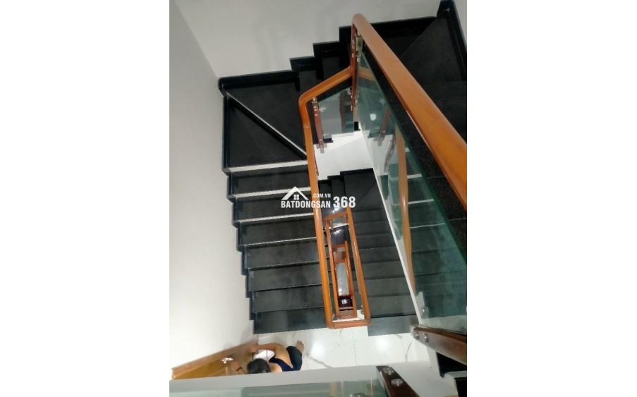 HẺM HÀ HUY GIÁP XE TẢI 12M CÓ VỈA HÈ 2 BÊN ,KHU PHÂN LÔ XÂY ĐỰNG TỰ DO ĐẸP.