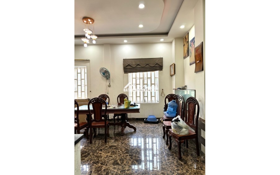 BIỆT THỰ 3 TẦNG - MẶT TIỀN THẠNH LỘC 27 - LÔ GỐC SIÊU THOÁNG