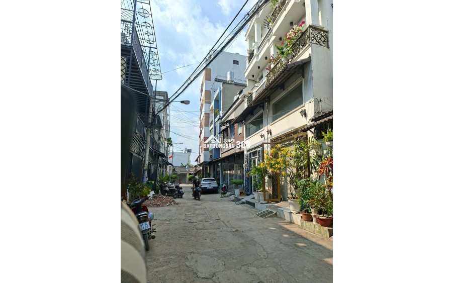 Nhà Thạnh Lộc Q.12, hẻm 8m xe hơi
 tránh 5 tầng chỉ  5.3 tỷ
