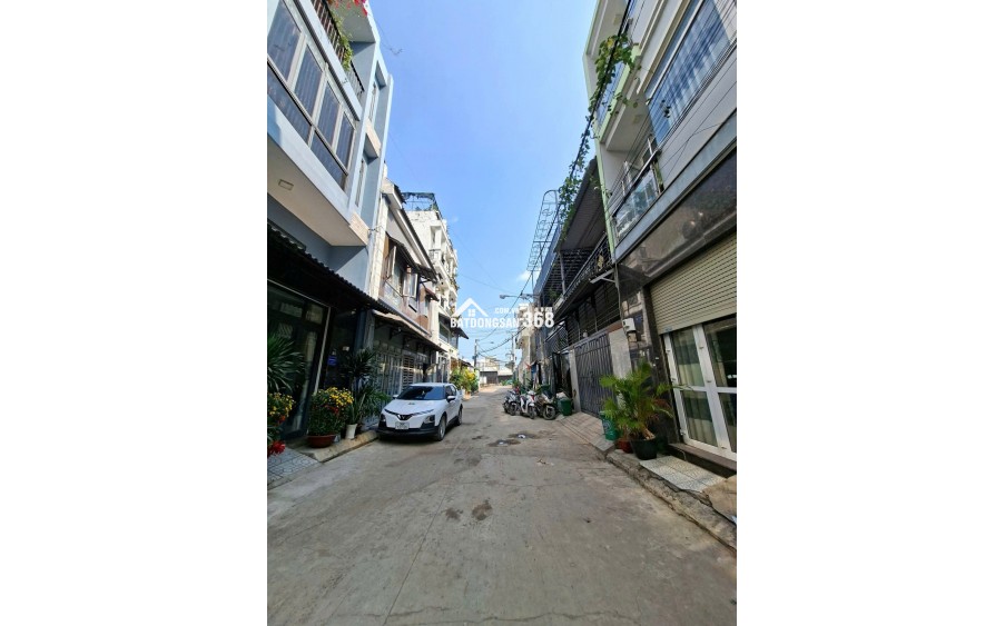 Nhà Thạnh Lộc Q.12, hẻm 8m xe hơi
 tránh 5 tầng chỉ  5.3 tỷ
