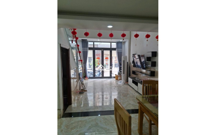 Nhà Thạnh Lộc Q.12, hẻm 8m xe hơi
 tránh 5 tầng chỉ  5.3 tỷ