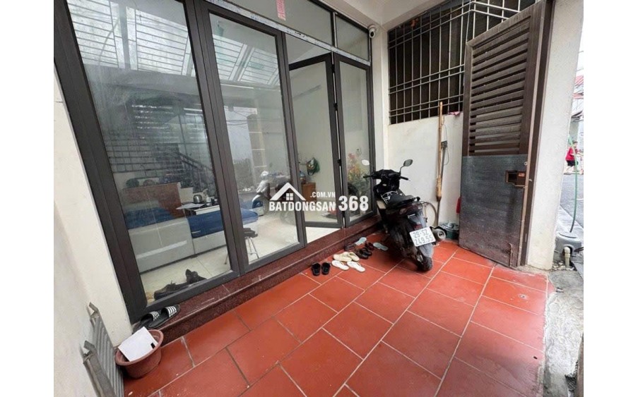 NHÀ ĐẸP VỪA Ở VỪA KINH DOANH – Ô TÔ TRÁNH NHAU Thôn Sáp Mai  xã Thiên Lộc (Võng La cũ) Diện tích: 57m² Mt 4.1m Sẵn nhà 4 tầng kiên cố