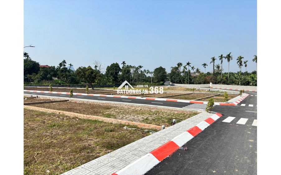 KHÔNG ỒN ÀO – NHƯNG NGƯỜI BIẾT ĐÃ ÂM THẦM XUỐNG TIỀN