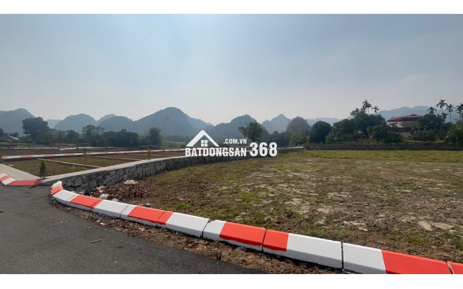 KHÔNG ỒN ÀO – NHƯNG NGƯỜI BIẾT ĐÃ ÂM THẦM XUỐNG TIỀN