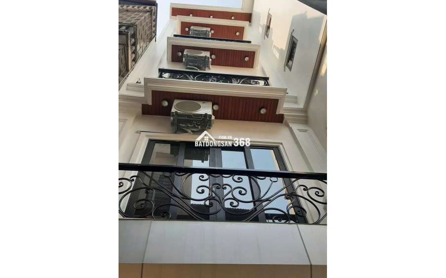 Bán nhà phân lô phố Pháo Đài Láng kinh doanh sầm uất