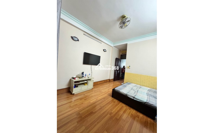 Nhà riêng Bán nhà hẻm xe tải, 5 tầng kiên cố, 4pn, giá chỉ nhỉnh 7 đồng