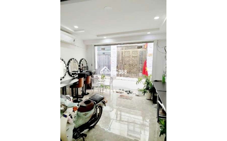 bán nhà mặt tiền đang cho thuê 14tr gần chợ tân bình