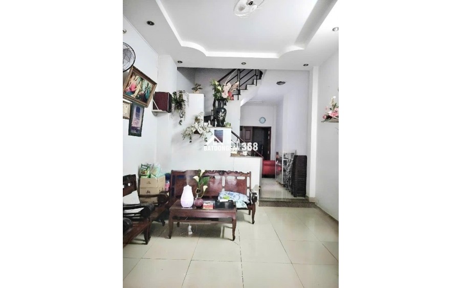 bán nhà ngay ngã tư bảy hiền 4 tầng vuông vức