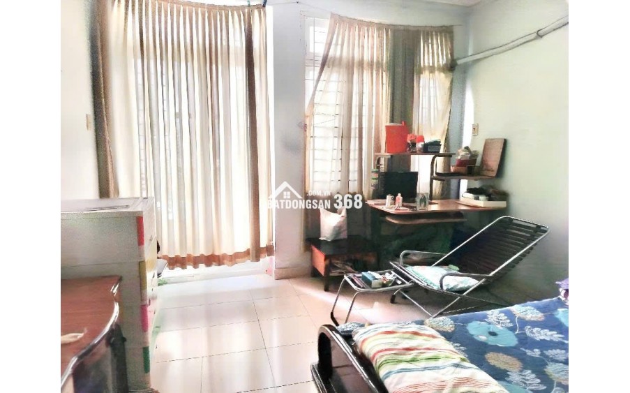 bán nhà ngay ngã tư bảy hiền 4 tầng vuông vức