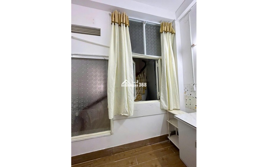 Cần sang nhượng phòng trọ có gác – vị trí trung tâm Bình Thạnh, giá tốt