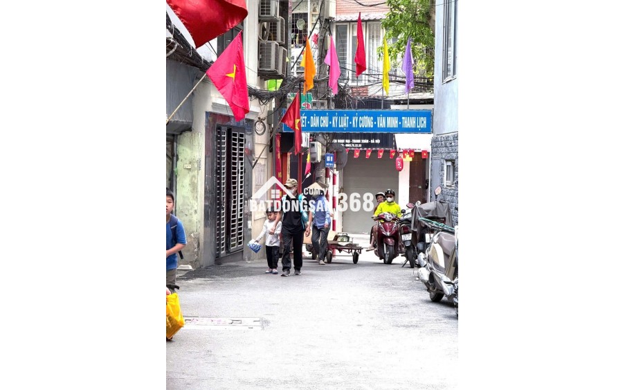 BÁN NHÀ HÀNG SIÊU ĐẸP 10M RA MẶT PHỐ - OTO ĐỖ CỬA - NHÀ DÂN XÂY KIÊN CỐ - NGÕ THÔNG TỨ TUNG - SỔ VUÔNG NỞ HẬU