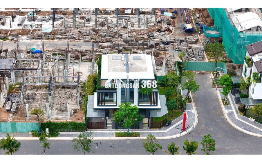 BÁN NHANH nhà phố sân vườn cách TP HCM 5p chỉ 4x triệu/m2