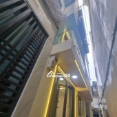 Chỉ 5 tỷ mua được căn nhà ngay trung tâm 126A/1 Nguyễn Cư Trinh Q1