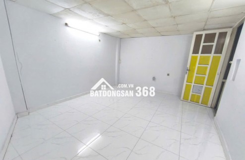 Bán nhà 1 trệt 1 lầu hẻm 322/ Trần Hưng Đạo P. Ng Cư Trinh Q1