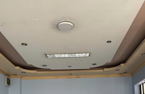 Cho thuê NC 7x35m 2 lầu 6PN số 911 Lê Khả Phiêu P An Lạc