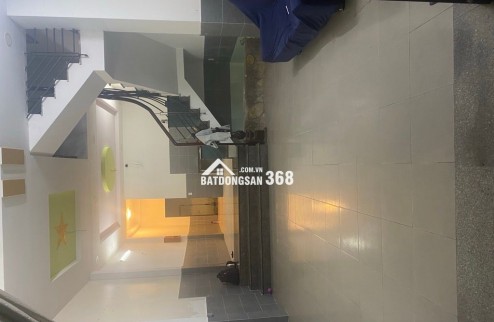 QUẬN 12 - - Kết cấu 2 tầng BTCT, gồm sân để xe, phòng khách, bếp, 4PN, 3WC