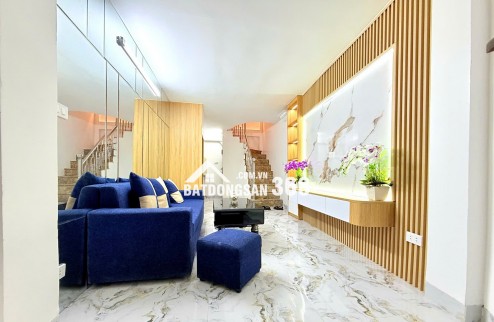 HIẾM CÓ KHÓ TÌM- GẦN PHỐ - ĐỐI DIỆN TRUNG TÂM CHỢ MƠ - FULL NỘI THẤT - HỞ RA LÀ MẤT