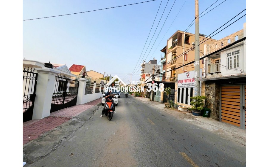 MUA 1 ĐƯỢC 3, NHÀ CÓ SẴN DÒNG TIỀN, NGANG 10M HIẾM, XE HƠI TỚI CỬA, CHỈ 7.4 TỶ