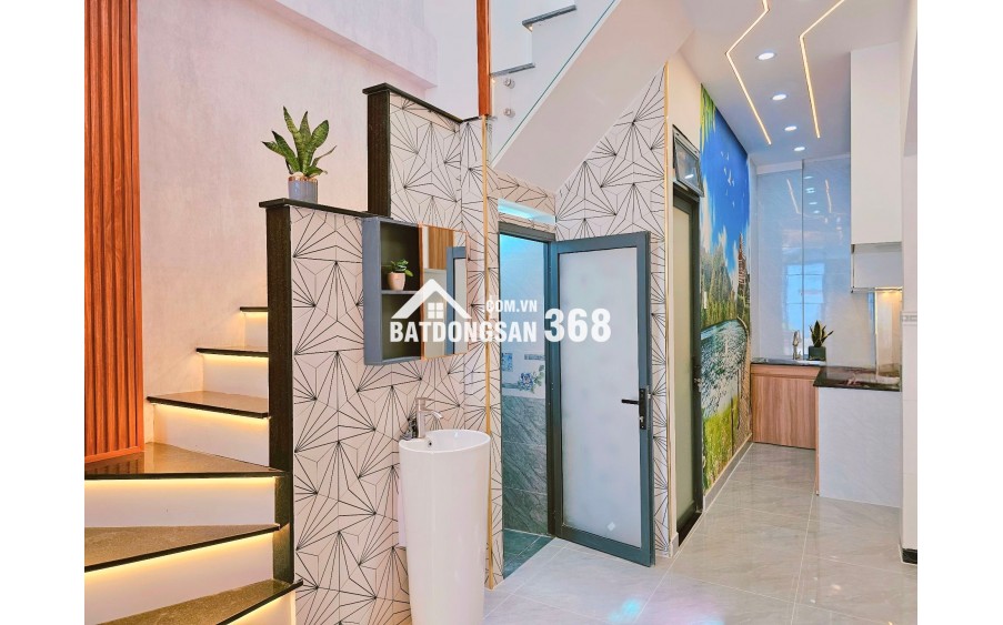 Bán nhà mới đẹp ở ngay - Vị trí Trung tâm ngay sân bay - Khu vực hiếm nhà bán