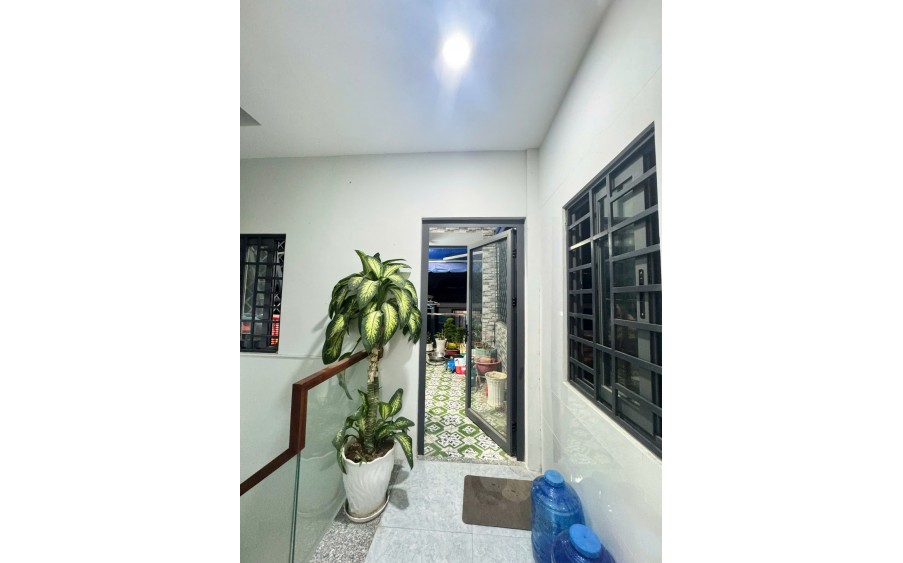 Cần bán gấp siêu phẩm nhà 4 tầng tại Tân Phú giá chỉ 6.5 tỏi