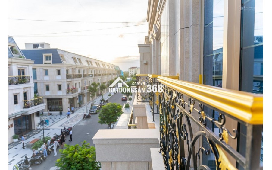 Bán căn góc shophouse Regal Pavillon Đà Nẵng - Đã có sổ hồng - Công chứng ngay - Giá chính