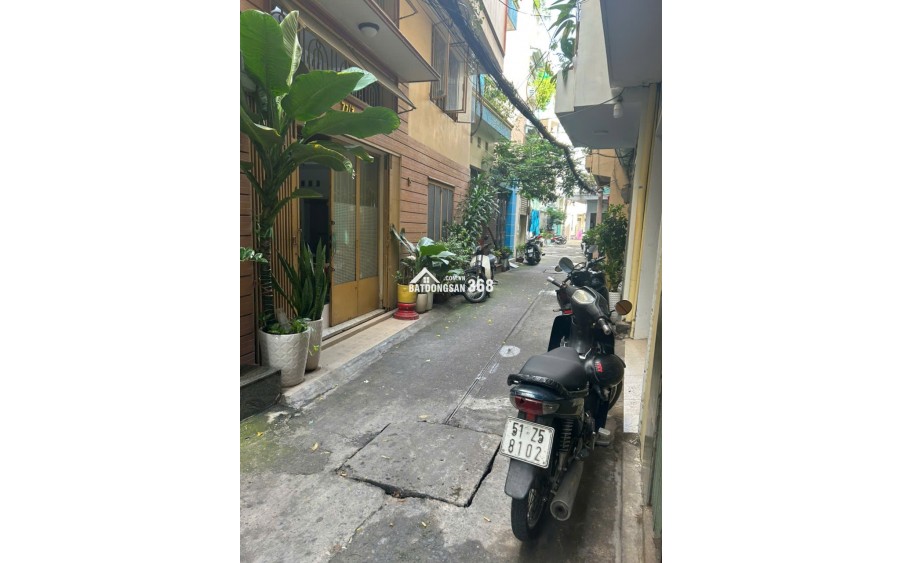 Cho thuê MB và 1 phòng trên lầu tại hẻm 77 Ngô Gia Tự P2 Q10