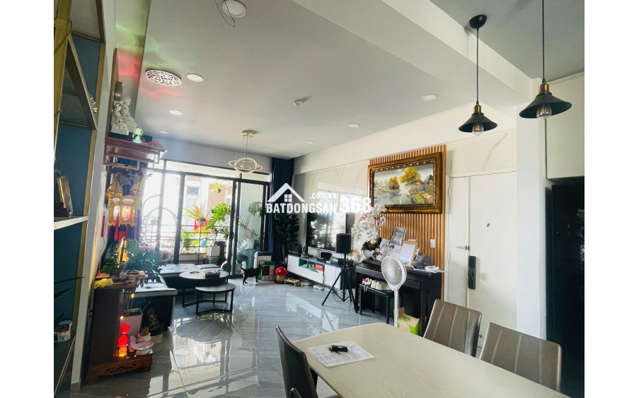 Bán căn hộ 3PN 98m2 tại Lý Thường Kiệt Q11, Tầng 8 Full nội thất