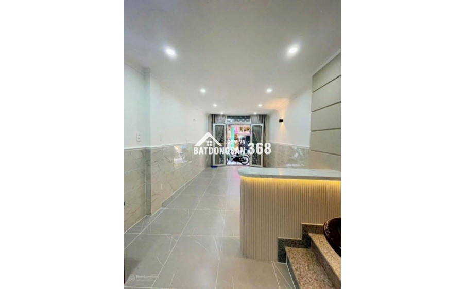 Bán nhà 2 tầng 21m² Nguyễn Thần Hiến, Q.4, 5.6 tỷ, sổ đỏ.