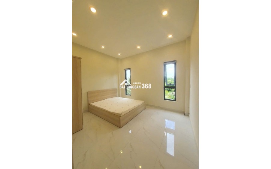 Nhà Phố Đối Diện Vạn Phúc