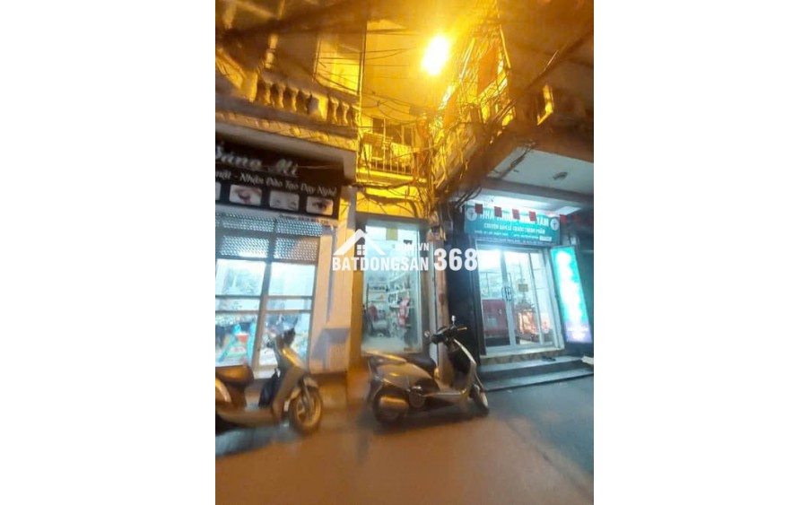 CHƯA TỚI 10 TỶ 2 OTO CHẠY, XE JEEP DU LỊCH ĐI QUA NHÀ ,2' TỚI VĂN MIẾU ?