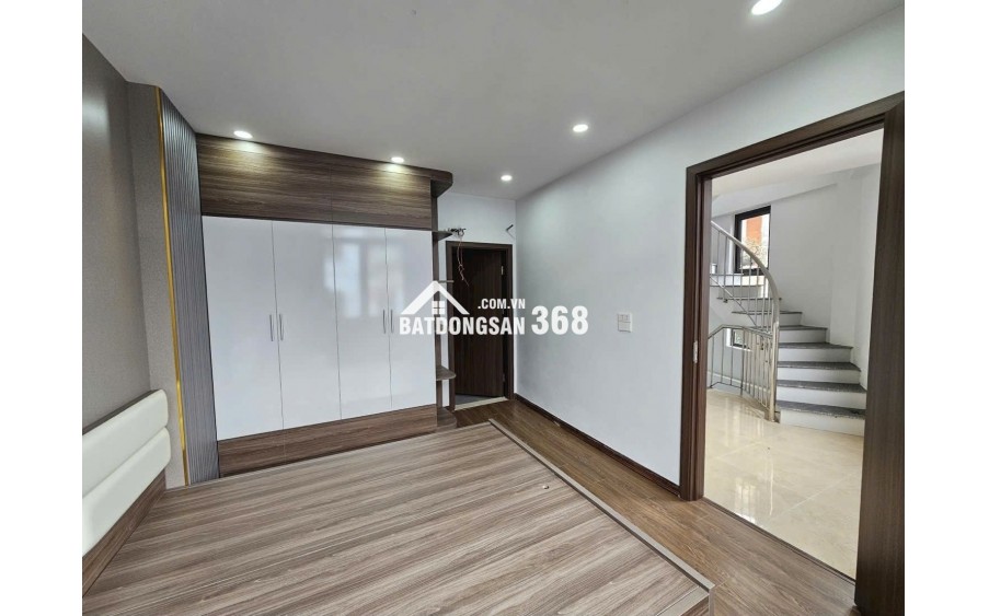 SIÊU PHẨM LONG BIÊN – 6 TẦNG THANG MÁY – LÔ GÓC – Ô TÔ VÀO NHÀ – NHỈNH 9 TỶ