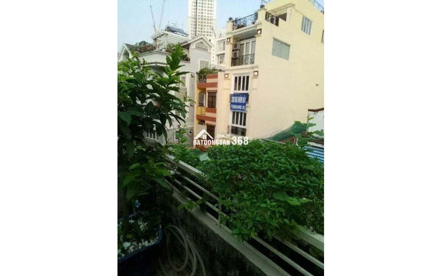 Bán nhà hẻm xe hơi 1 trệt 1 lầu 1 sân thượng Hoàng Diệu P13 Q4 siêu đẹp