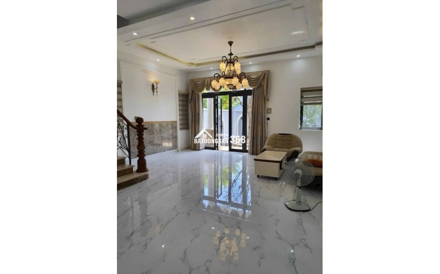 Giảm S.O.C CHỈ 8Ty9
BIỆT THỰ- ĐƯỜNG 10M- 191M2- 2TẦNG- NGANG NỞ HẬU 9.5M- LÊ VĂN LƯƠNG